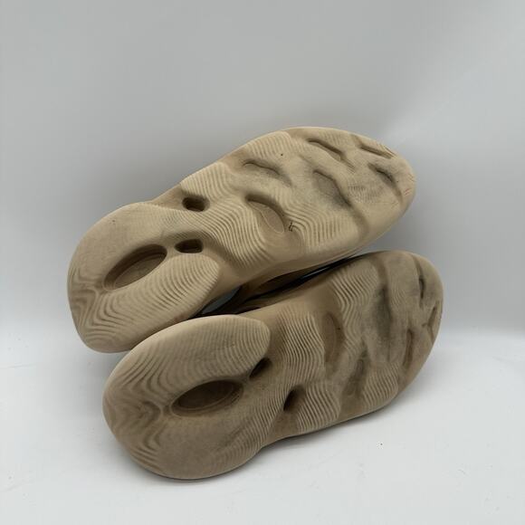 Mens Size 9 Adidas Yeezy Foam Runner Clay Taupe Slip On Casual Sandals - Picture 7 of 8